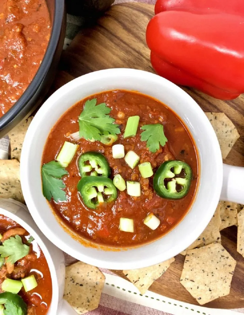 There are many ways to make chili but the best might be the beanless Instant Pot ketogenic chili that is perfect for any low carb diet. Perfect Keto Chili Recipe | How to Make Chili in an Instant Pot | How to Make Chili Low Carb | Instant Pot Keto Beef Chili | Instant Pot Keto Beanless Chili 