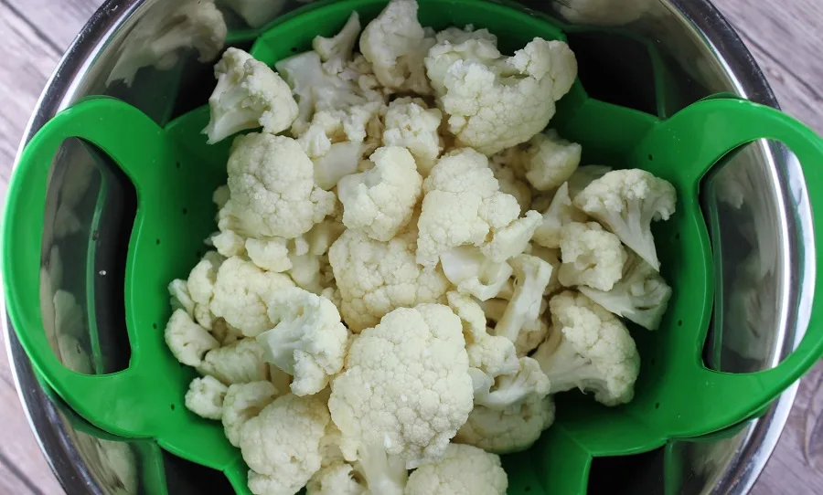 here is nothing easier and more delicious than Instant Pot mashed cauliflower as the perfect low carb side dish for lunch or dinner. Mashed Cauliflower Recipe Keto | Mashed Cauliflower Rice | Smashed Cauliflower Recipes | Healthy Side Dish Recipe