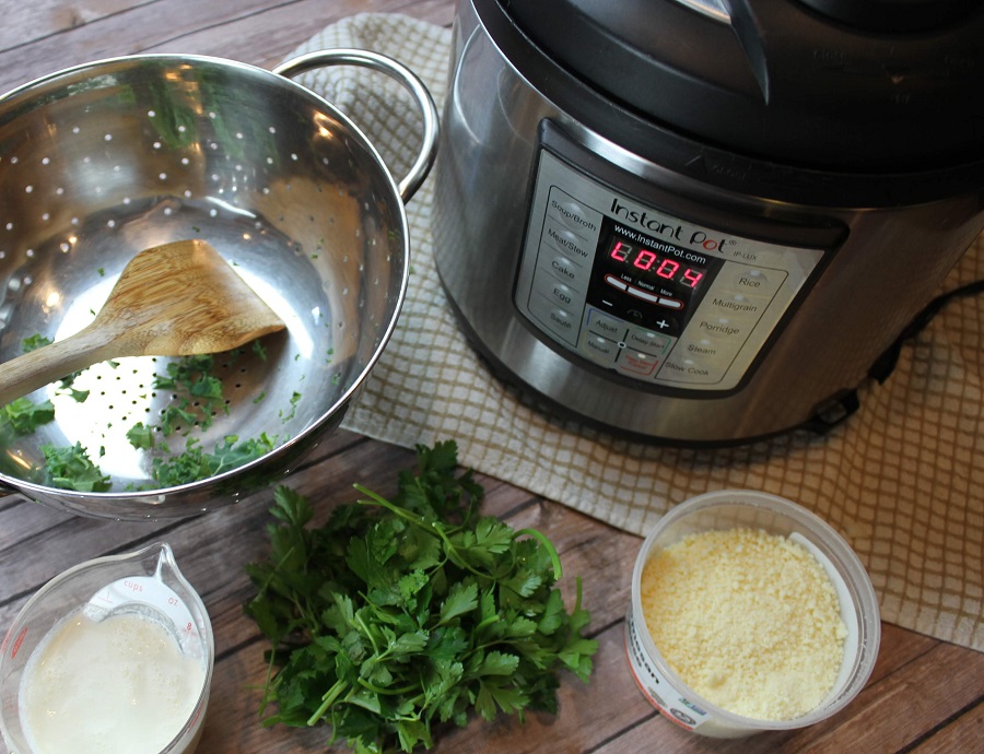 The instant pot adds so much flavor to soups through its cooking process! This instant pot sausage and kale soup recipe is easy to make and perfect for meal planning. Instant Pot Soup Keto | Instant Pot Soup Setting | Easiest Instant Pot Soup | Keto Instant Pot Sausage Kale Soup | Instant Pot Kale | Instant Pot Soup Recipes with Italian Sausage 