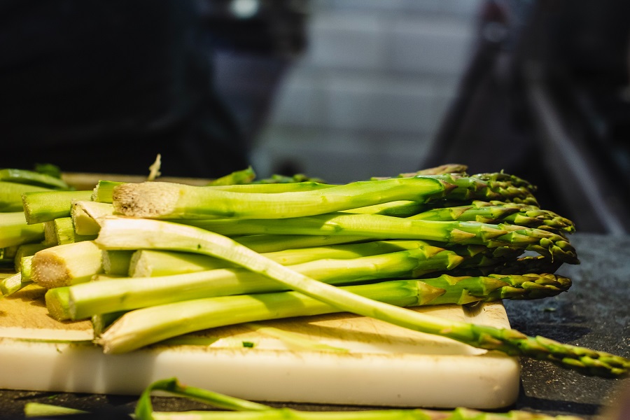 Asparagus crockpot recipes make for a perfect and easy side dish recipe so everyone can enjoy the health benefits of asparagus! How to Steam Asparagus in Slow Cooker | Can You Put Asparagus in Crockpot with Roast | Slow Cooker Asparagus Healthy | How to Cook Veggies in Crockpot