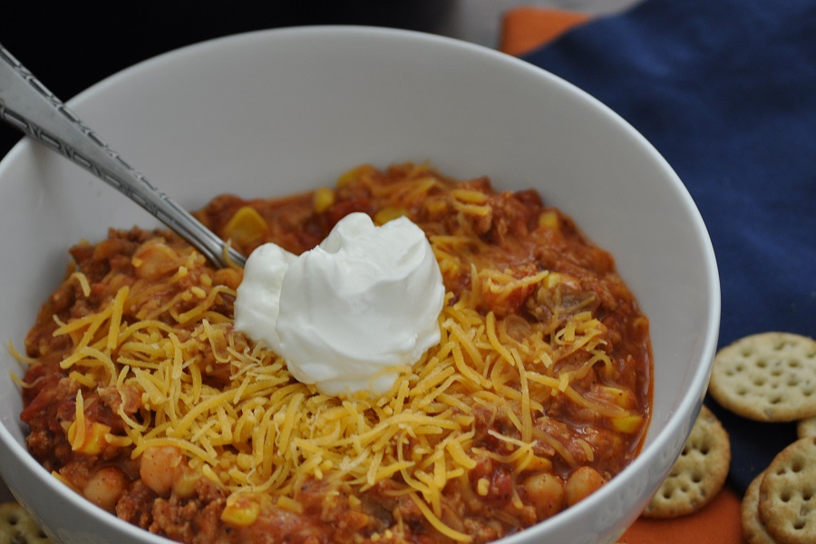 Add this delicious and easy crockpot turkey chili with corn to your meal planning! It makes for a great family dinner recipe or party recipe. Leftover Turkey Chili Crockpot | White Turkey Chili Crockpot | Crockpot Chili with Corn | How to Make Chili in Slow Cooker | Homemade Turkey Chili