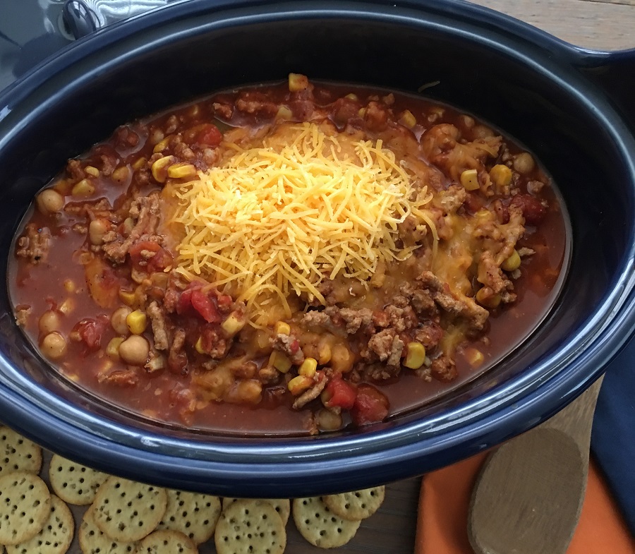 Add this delicious and easy crockpot turkey chili with corn to your meal planning! It makes for a great family dinner recipe or party recipe. Leftover Turkey Chili Crockpot | White Turkey Chili Crockpot | Crockpot Chili with Corn | How to Make Chili in Slow Cooker | Homemade Turkey Chili 