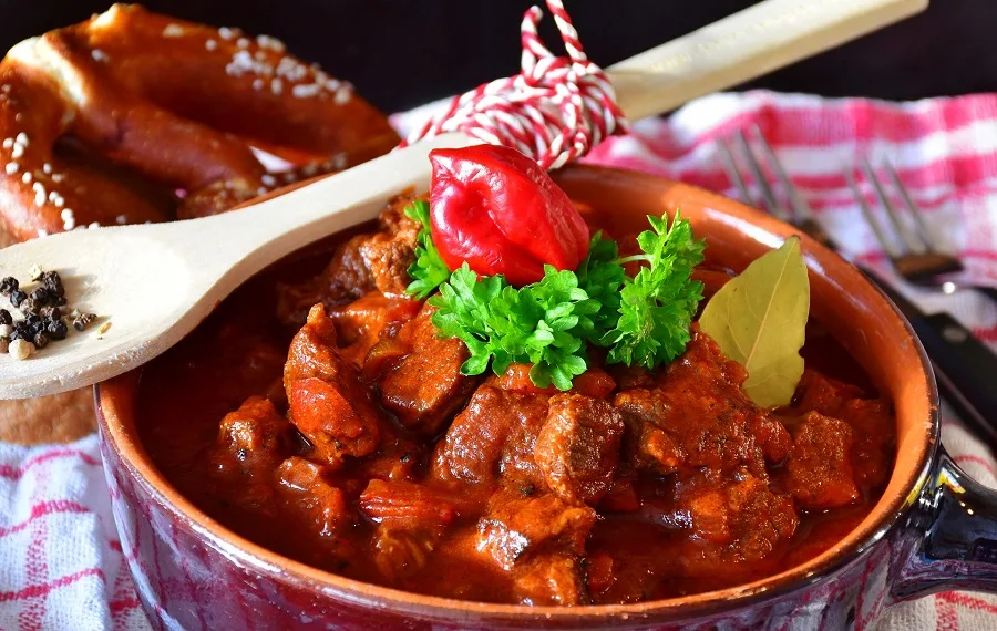 Healthy Instant Pot meals with beef are easy pressure cooker recipes that you can make for family dinners or large gatherings. Instant Pot Beef Roasts | Instant Pot Recipes Ground Beef | Instant Pot Beef Tips | Beef Tenderloin Pressure Cooker Recipes | Instant Pot Beef Stew | Instant Pot Stroganoff