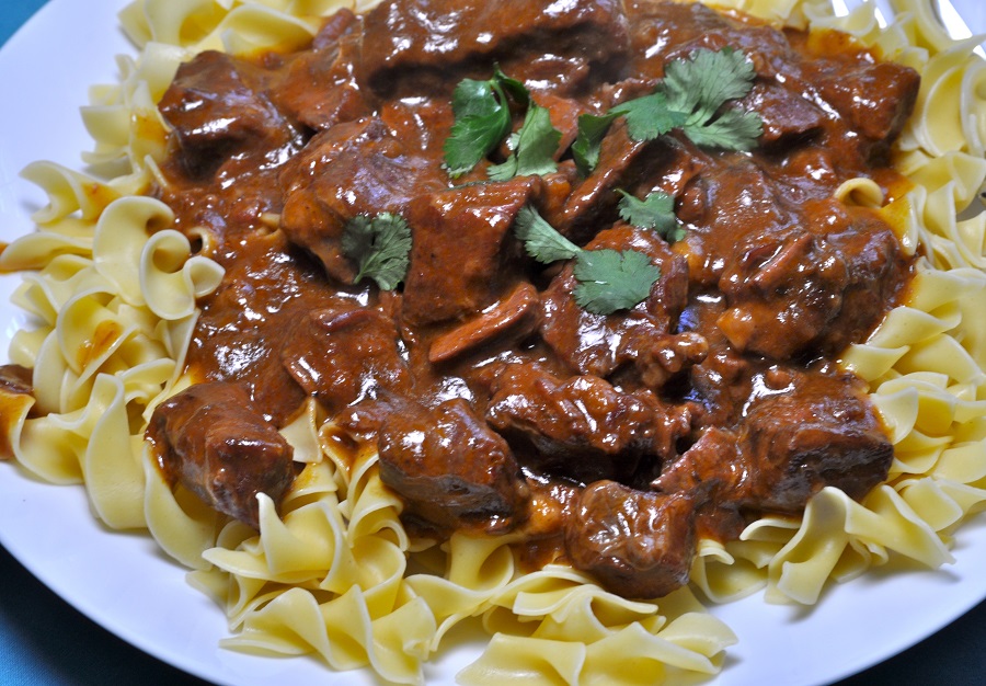 Slow Cooker Beef Stroganoff with French Onion Soup - Best of Crock
