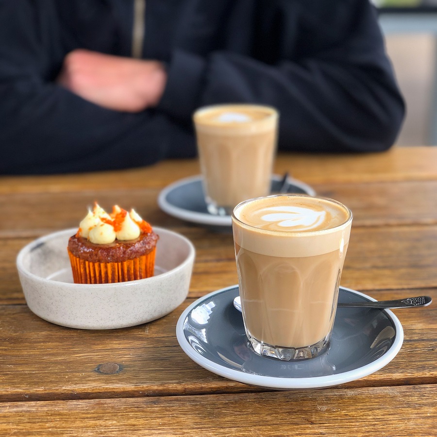 Slow Cooker Holiday Latte Recipes Two Glasses of Latte Next to a Cupcake