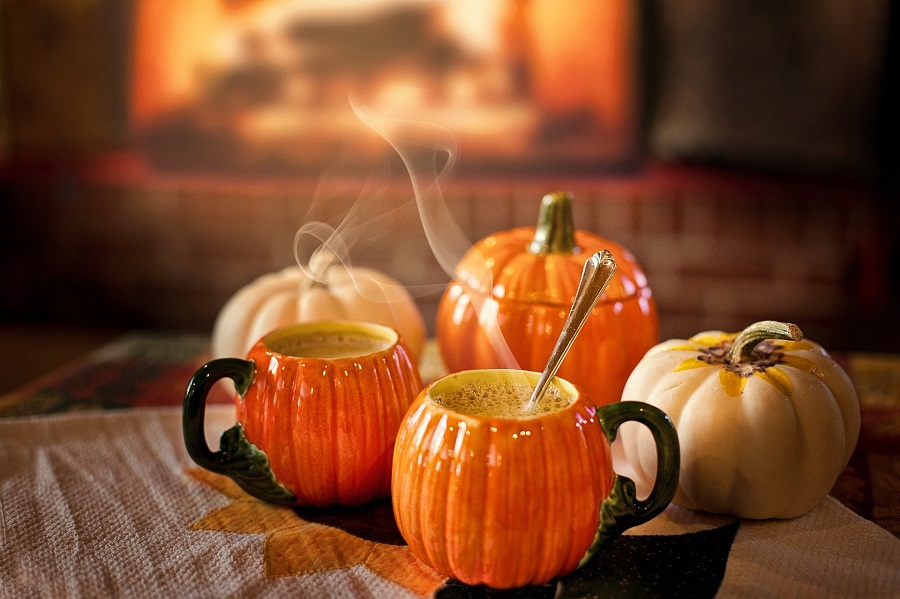 Slow Cooker Holiday Latte Recipes Pumpkin Shaped Coffee Cups Filled with Coffee