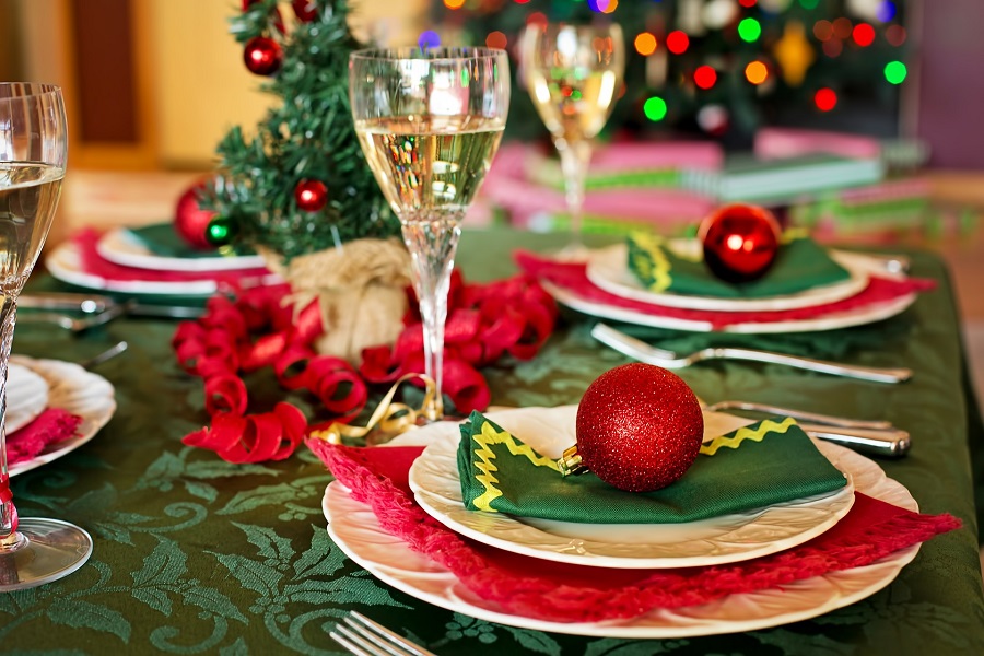 Instant Pot Holiday Side Dishes Holiday Table Settings with Red and Green Colors