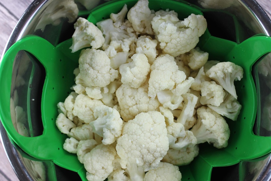 Instant Pot Cauliflower Mash Recipe Overhead View of Cauliflower Florets in an Instant Pot