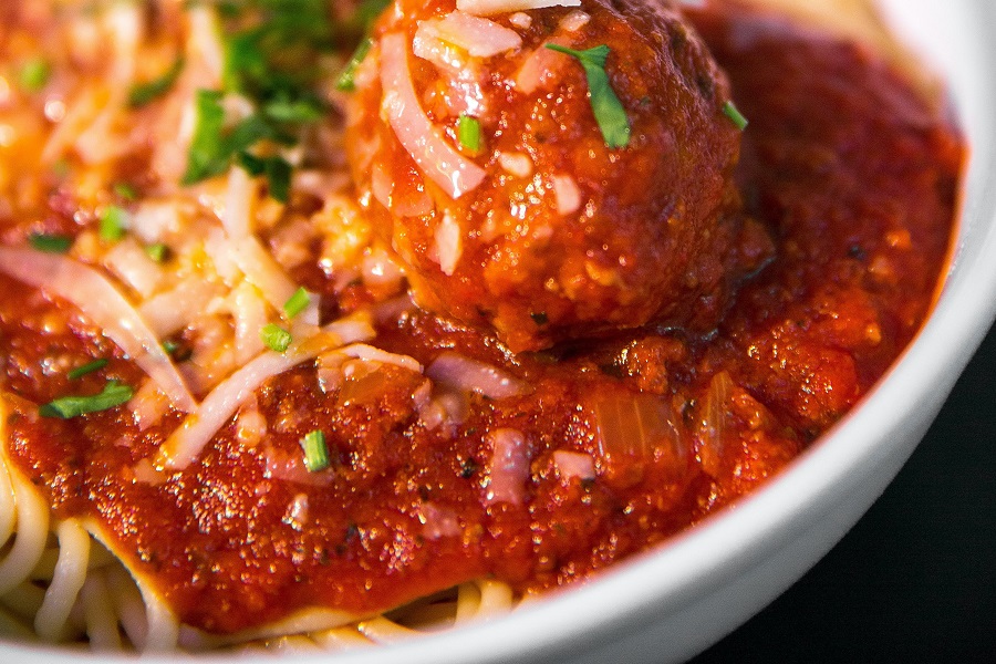 Instant Pot Meatballs and Pasta Recipes Close Up of Spaghetti and Meatballs with Marinara Sauce