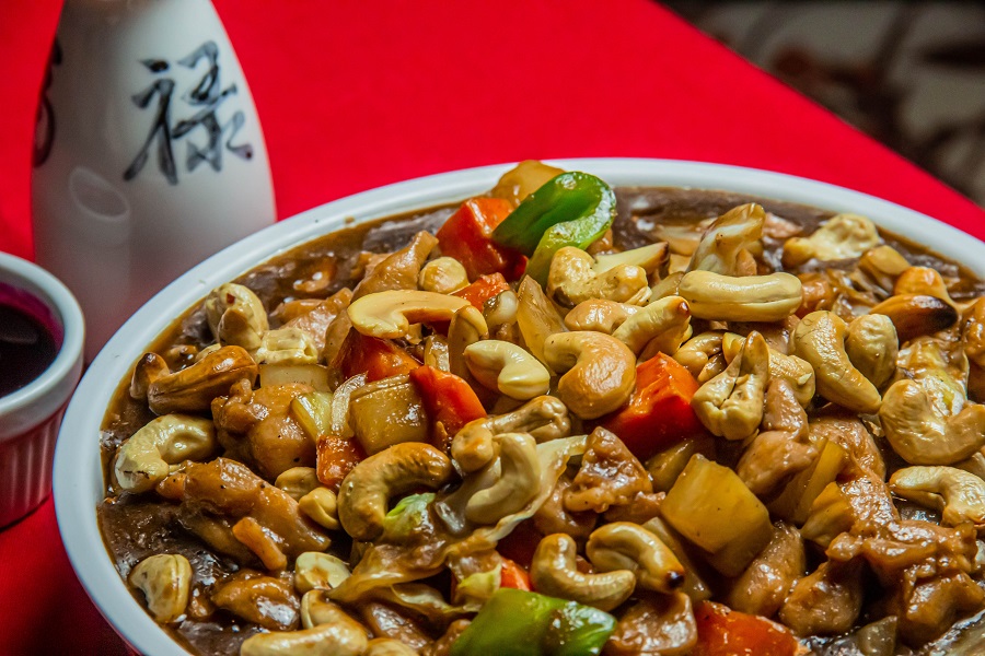 Crockpot Freezer Meals for Meal Planning Close Up of a Plate of Cashew Chicken