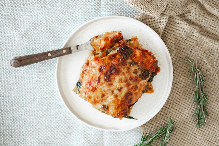 Instant Pot Lasagna Recipes a Plate of Lasagna with a Fork 