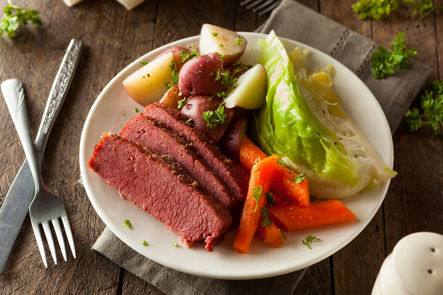 Crockpot Corned beef and Cabbage Recipes Overhead View of a Plate of Corned Beef with Cabbage and Carrots