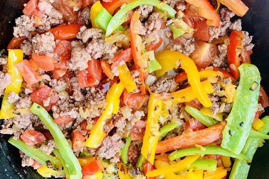 Healthy Crockpot Dinner Recipes with Ground Beef Close Up of Ground beef Mixed with Bell Peppers 