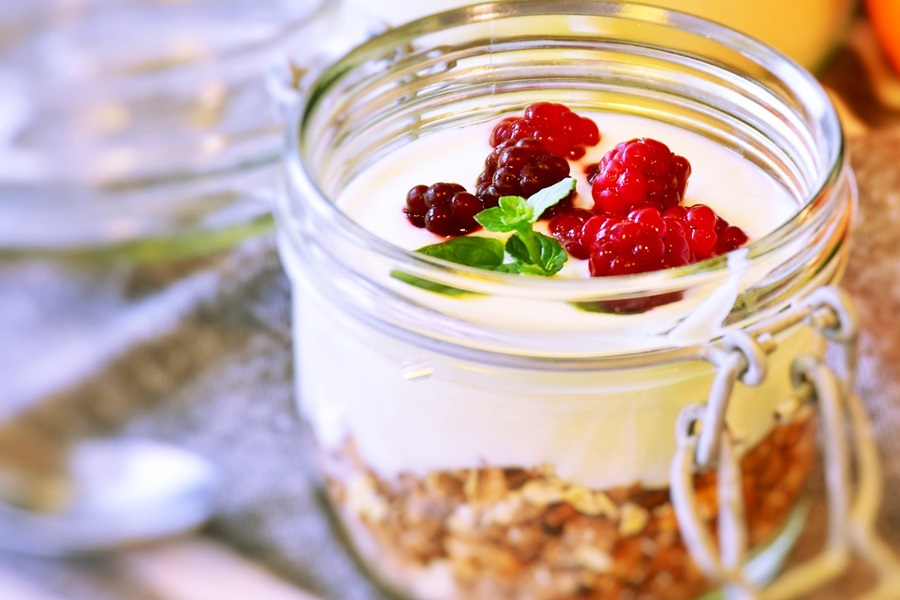 How to Make Instant Pot Yogurt a Small Glass of Oats Topped with Yogurt and Berries