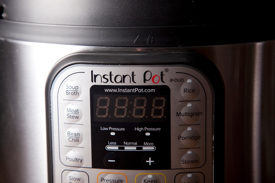 How to Make your Instant Pot Start Cooking Close Up of an Instant Pot Turned Off