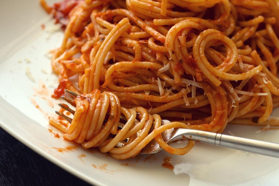How to Make Instant Pot Spaghetti Close Up of Spaghetti Wrapped Around a Fork