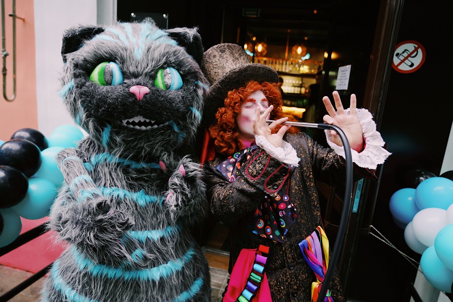 Instant Pot Halloween Party Recipes Two People Dressed in Halloween Costumes