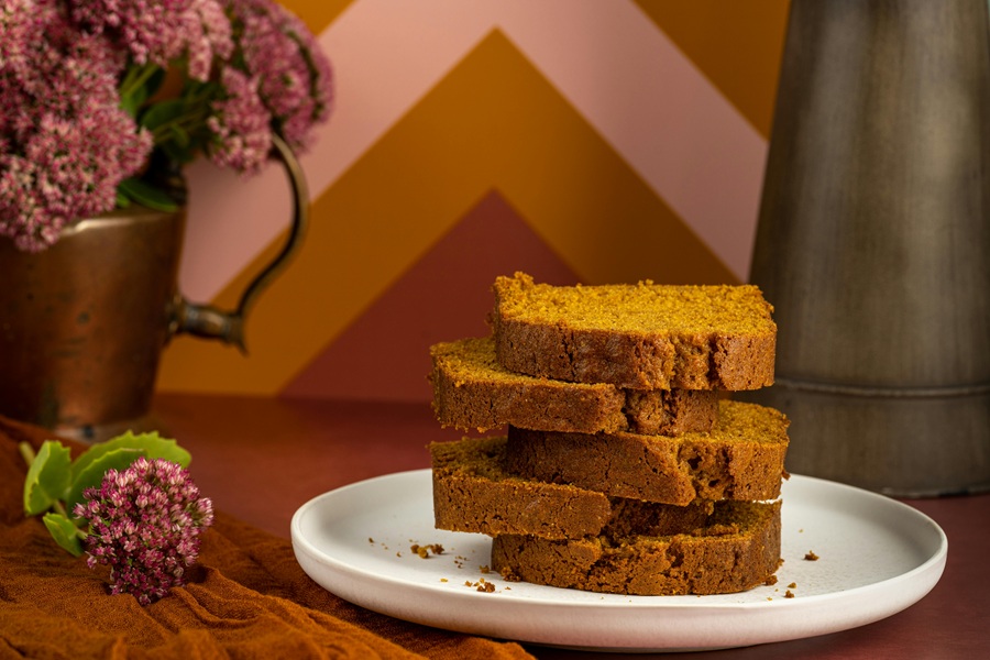 Slow Cooker Pumpkin Bread Recipes a Stack of Pumpkin Bread Slices on a Plate