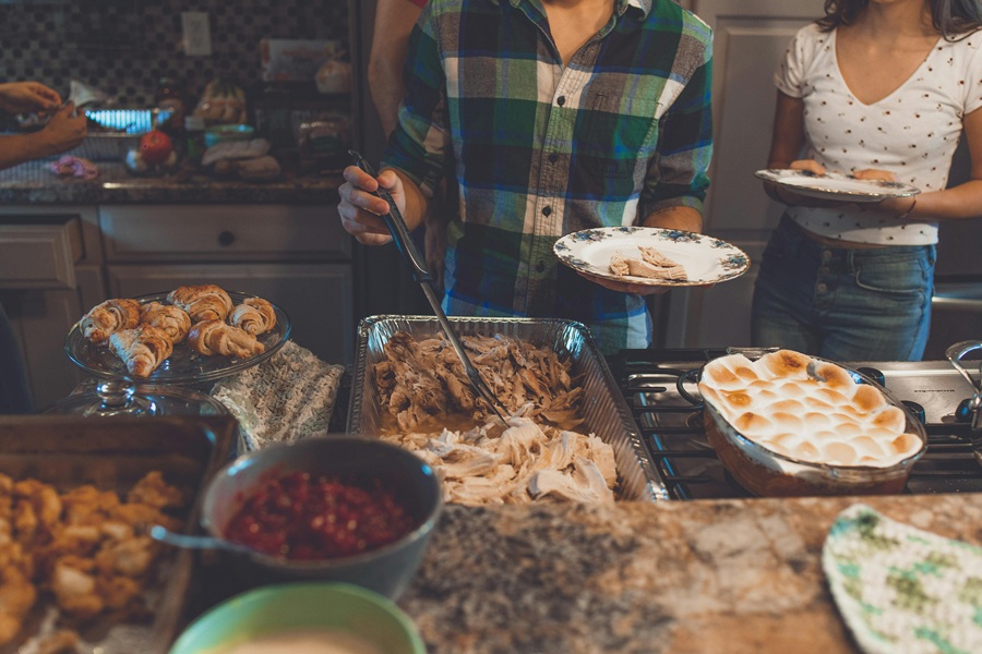 Easy Instant Pot Thanksgiving Appetizers People Serving Themselves Thanksgiving Dinner Buffet Style