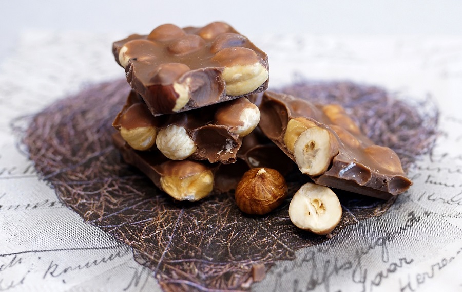 Crockpot Candy Recipes with Almond Bark Chocolates with Nuts