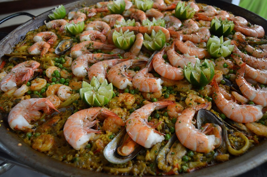 Can you Put Frozen Shrimp in Slow Cooker Close Up of a Shrimp Platter