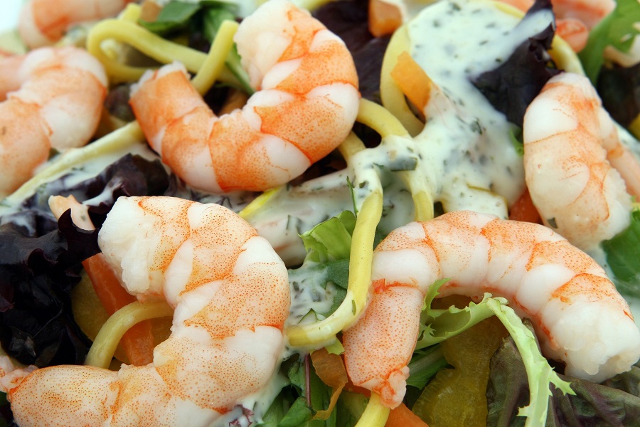Can you Put Frozen Shrimp in Slow Cooker Close Up of Shrimp Pesto Salad