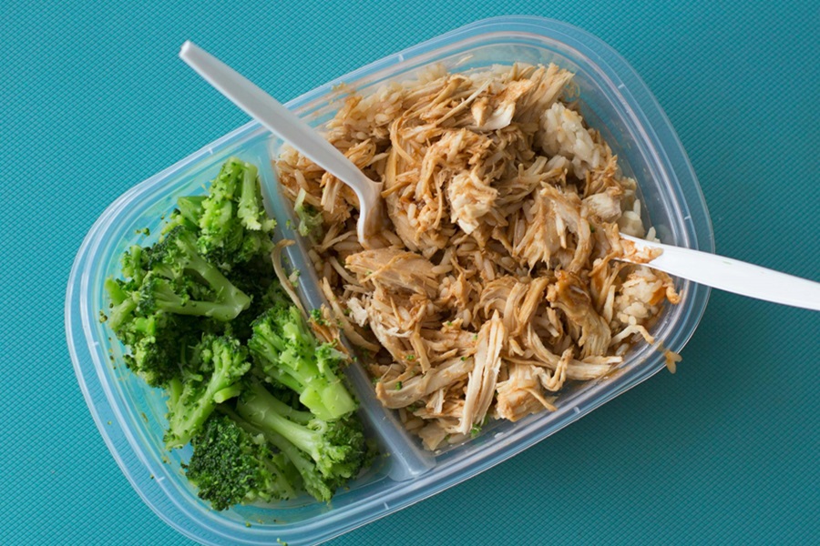Instant Pot Meal Prep Recipes for Spring a Meal Prep Container with Shredded Chicken and Broccoli