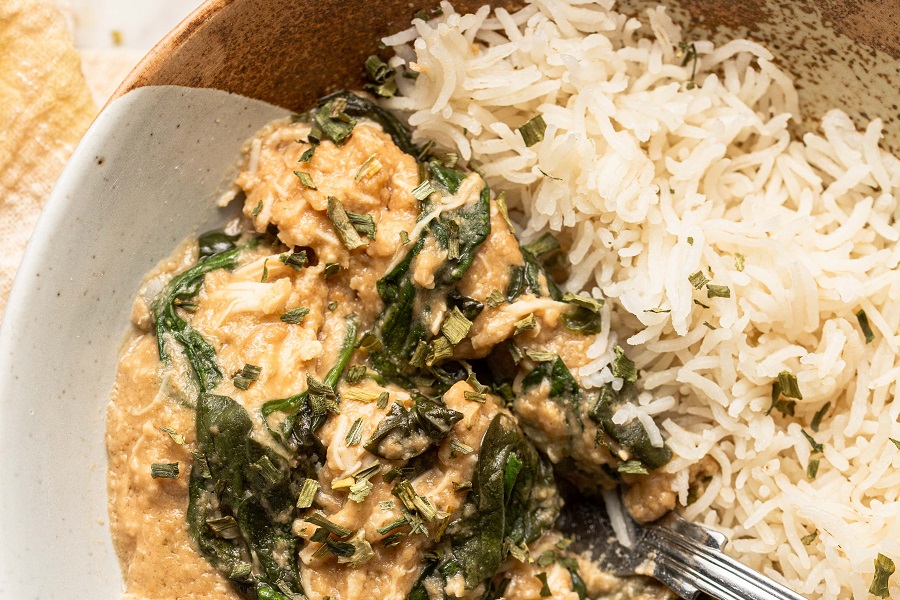 Slow Cooker Chicken and Spinach Rice Bowl Recipe Close Up of Spinach Chicken