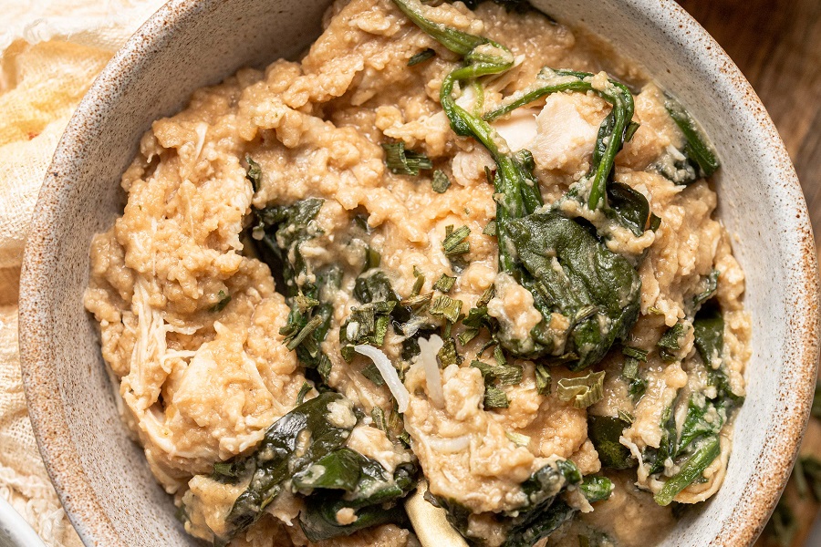 Slow Cooker Chicken and Spinach Rice Bowl Recipe Close Up of a Bowl of Spinach Chicken