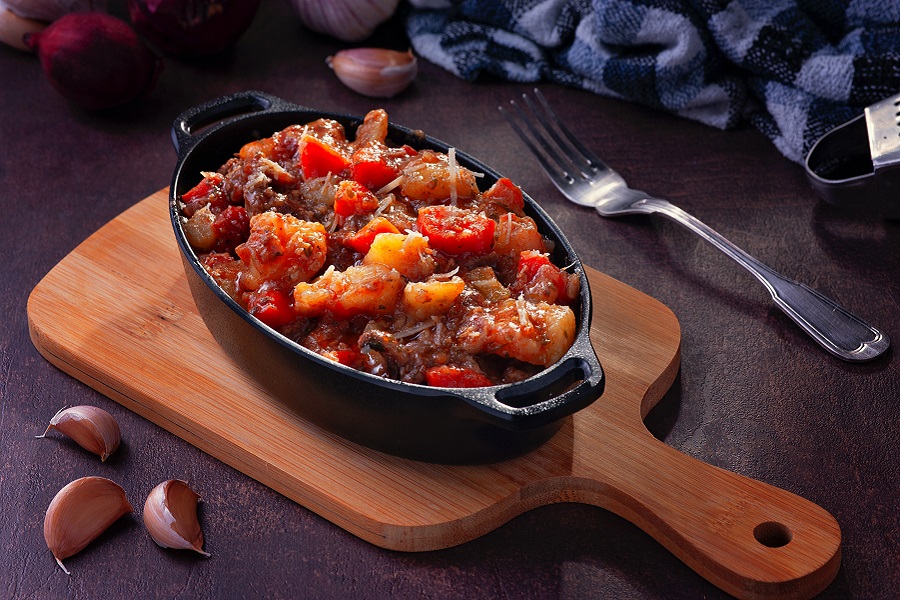 Crockpot Stews with Beef a Cast Iron Serving Bowl with Beef Stew