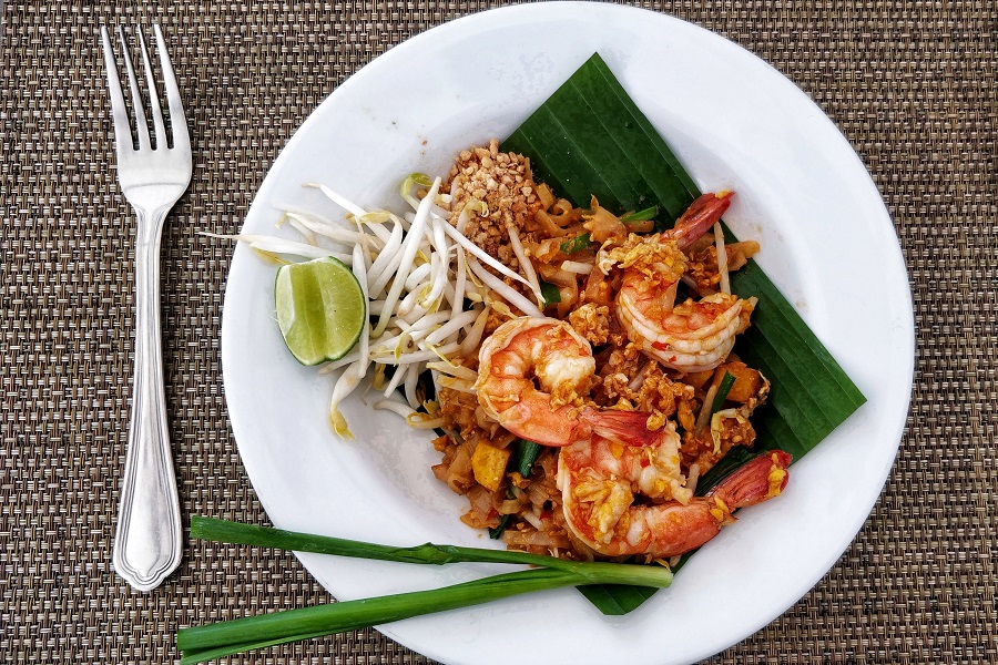 Crockpot Dinner Recipes with Shrimp Plate of Shrimp on a Banana Leaf