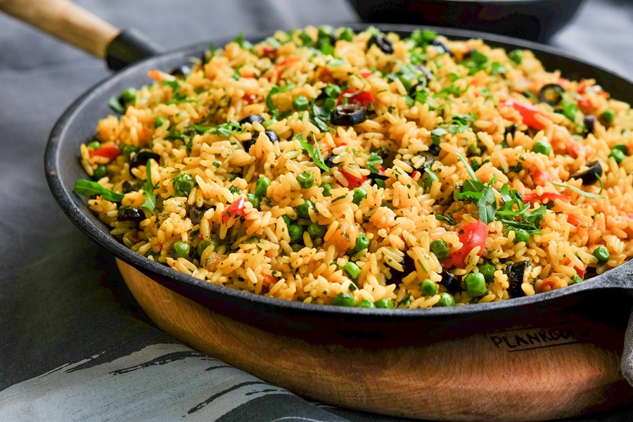 Can You Freeze Spanish Rice a Black Pan Filled with Spanish Rice