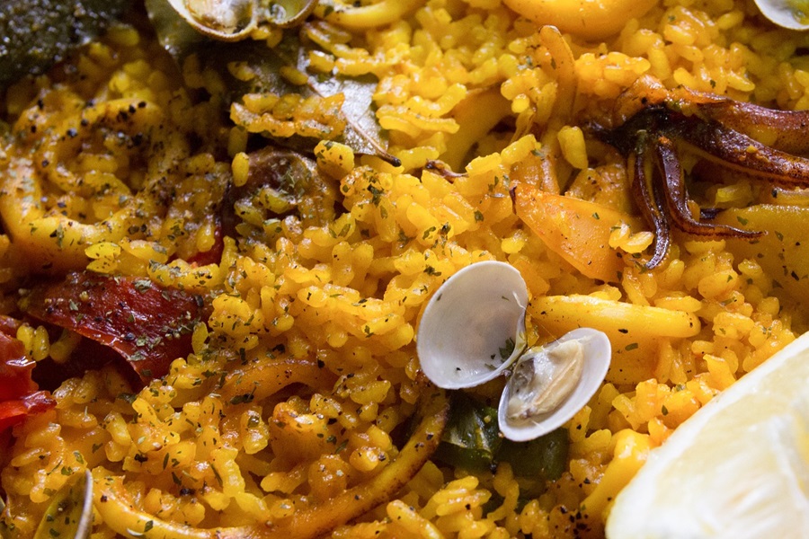 Can You Freeze Spanish Rice Close Up of Spanish Rice with Clams