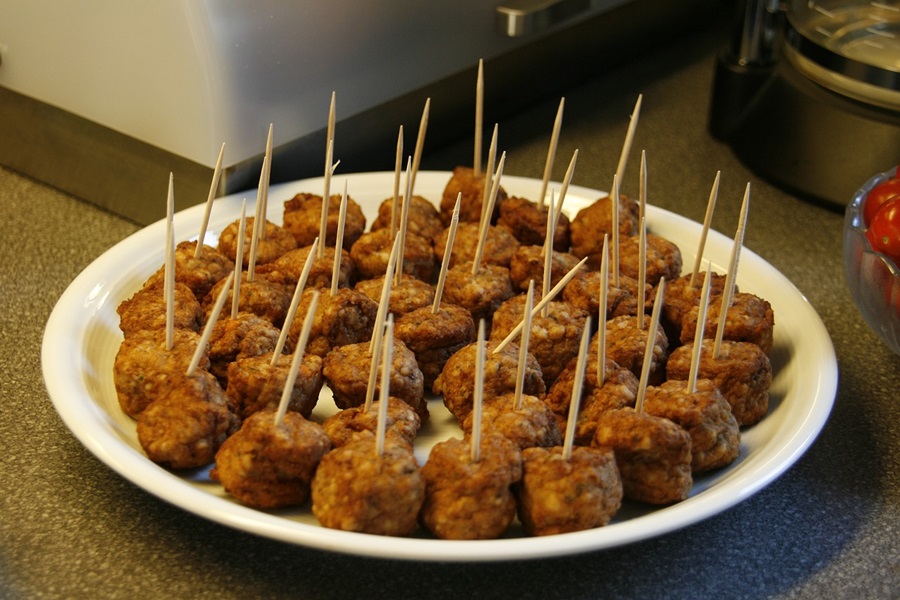 How to Cook Frozen Uncooked Meatballs a Serving Platter of Meatballs Each with a Toothpick