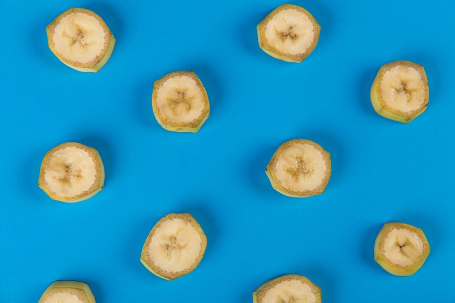 Super Easy Summer Dessert Recipes Banana Slices on a Blue Surface