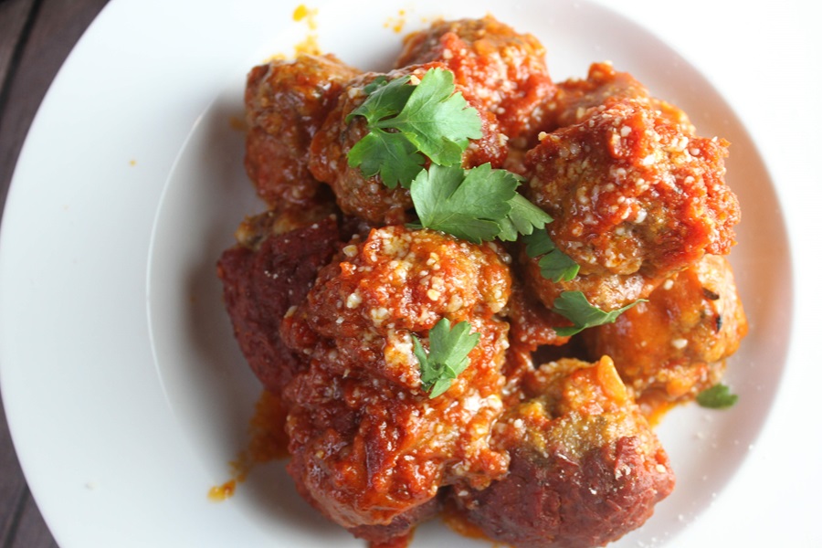 Easy Crockpot Meatballs Dinner Recipe a Small Plate of Italian Meatballs Garnished with Parsley