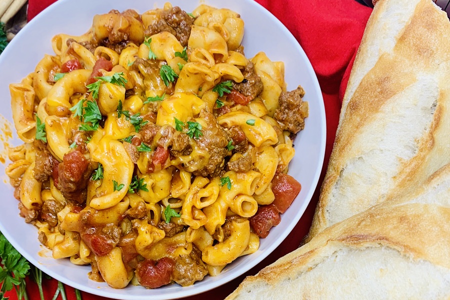 Easy Goulash in the Instant Pot Close Up of a Plate of Goulash