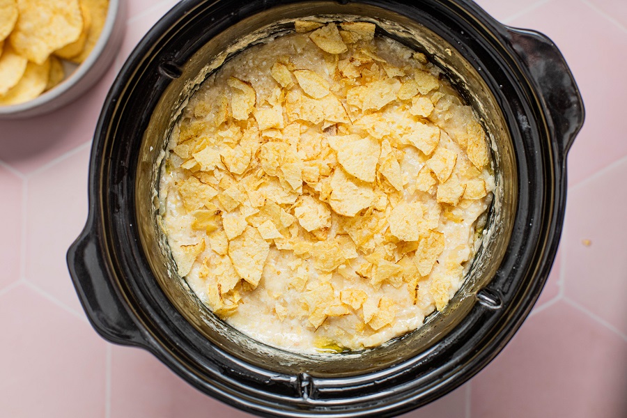 Cheesy Crockpot Hashbrown Potatoes Recipe Hashbrowns Casserole in a Crockpot Topped with Potato Chips